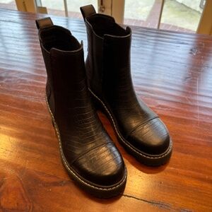 Sorel Waterproof Black Boots Size 9.5